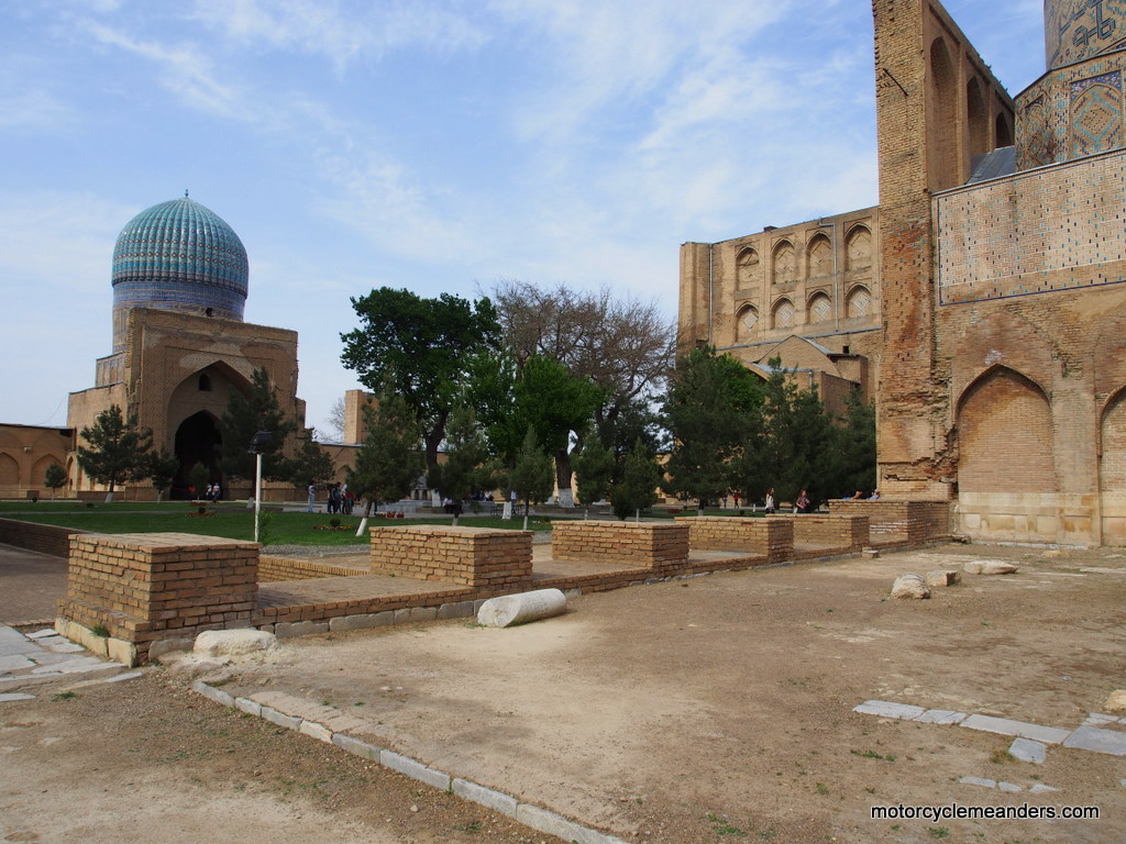 Bibi-Khanun Mosque