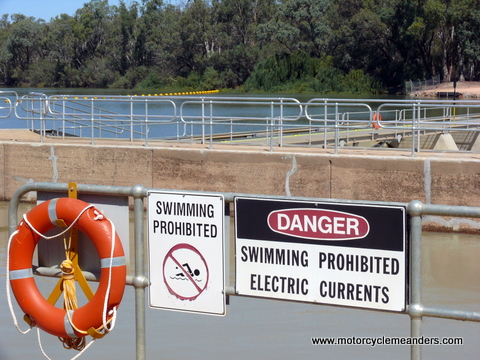 Electric currents at Lock 10 in the Murray