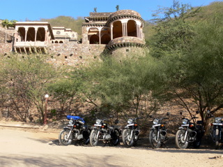 Neemrana fort/palace: our first night