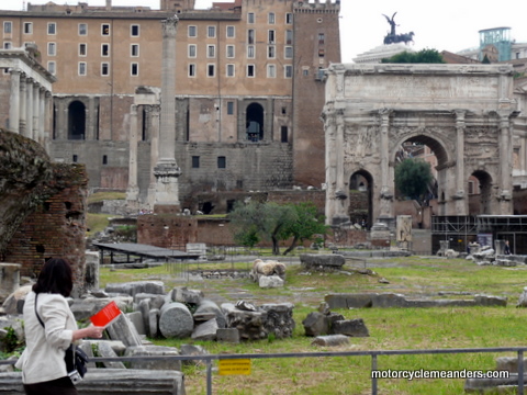 Forum:Arch of Septimus Severus with rostra at left